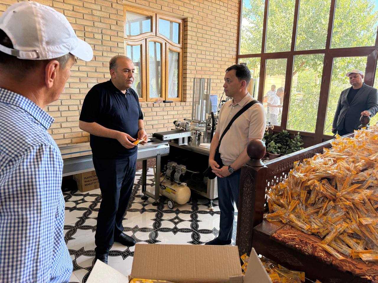 Asalarichilik va tikuvchilik: yangi ish o‘rinlari yaratishga qaratilgan loyihalar ko‘rib chiqildi
