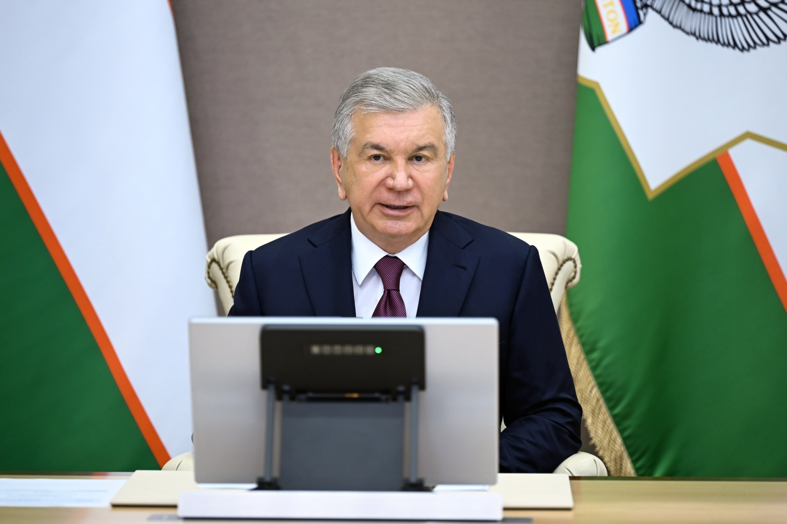 Davlat xizmatchilarining mehnatiga haq toʻlash tizimi takomillashtiriladi