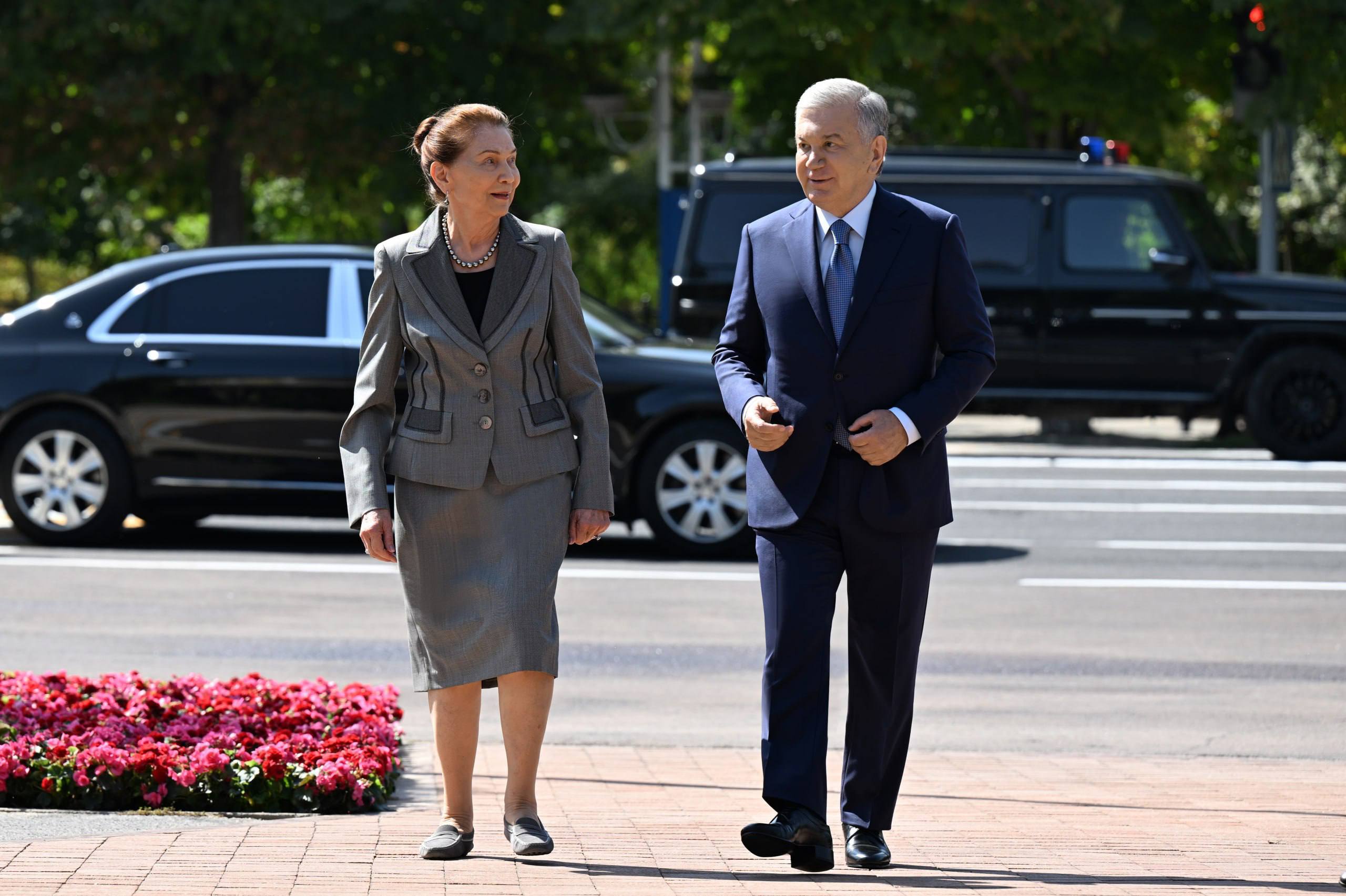 Shavkat Mirziyoyev Islom Karimov xotirasini yod etdi
